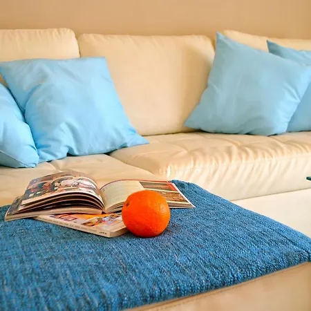 Golf Apartment *